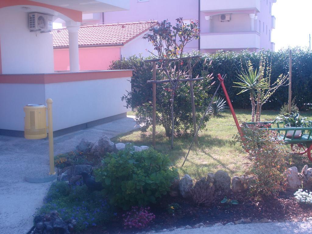 Apartments Buzleta Fažana Exterior foto